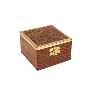 Caja de almacenamiento de joyería de madera de producto más popular con incrustaciones de latón para la venta caja de joyería marrón de madera natural fabricante India - Product Image 1