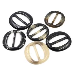 Anillos de Resina de Alta Calidad con Superficie Pulida, Accesorio de Moda Ecológico, Sólido, Ligero, Duradero y Elegante - Product Image 2