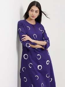 <b>Purple</b> O-Neck <b>Maxi</b> <b>Dress</b> With Three Quarter Sleeve Loose Fit Casual Daily Wear Hand Drawn Dot Pattern Woven Viscose Fabric - Product Image 3