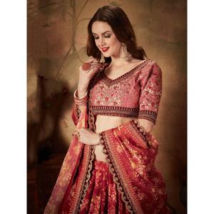 Superbe mariage en soie organza marron à imprimé floral Lehenga Choli avec chemisier pêche - Product Image 4