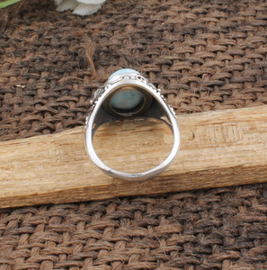 Bague de mariage en larimar naturel dominicain sertie clos, en argent sterling 925, véritable pectolite bleue à motif marin, bijoux faits à la main - Product Image 6