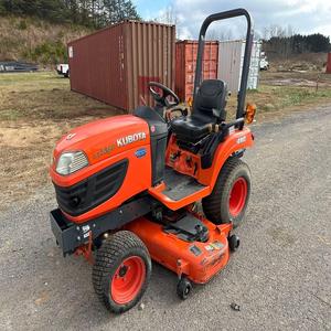 Tracteur à roues Kubota BX2360 4WD, état neuf, moteur 4x4, pompe, boîte de vitesses, mini-tracteur parfait pour les petites exploitations agricoles - Product Image 1