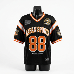 เสื้อฟุตบอลพรีเมียม ผ้าโพลีเอสเตอร์ตาข่าย 180 GSM สีดำแดงขาว แขนเสื้อลายทาง พิมพ์ลายตามสั่ง ปักโลโก้ แผงเสื้อฟุตบอล - Product Image 4