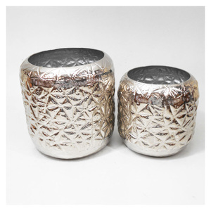 Jarrón de Flores de Aluminio con Base Elevada para Decoración de Interiores y Regalos - Product Image 1