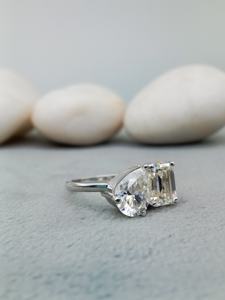 Bague classique en or massif 18 carats pour femme, avec perle et émeraude, diamant de laboratoire 2 carats VVS/VS EF avec certificat IGI - Product Image 2