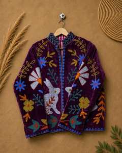 Chaqueta de Mujer con Motivos de Conejitos, Bordado Floral Intrincado, Inspirada en el Arte Folclórico, Elegancia Bohemia, Blazer de Invierno, Abrigo Boho para Dama - Product Image 2