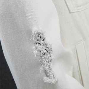 Veste en jean vintage tendance pour homme, déchirée, avec boutons décoratifs et poches délavées, vente en gros - Product Image 3