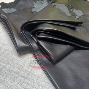 Cuero de Piel de Oveja Negra de Primera Calidad, Ecológico, Certificado por la LWG, con Acabado Granulado, para Bolsos y Accesorios - Product Image 1
