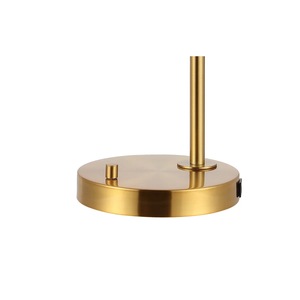 Lámpara de Mesa de Latón Hecha a Mano con Acabado Rústico, Luz Decorativa Premium - Product Image 5