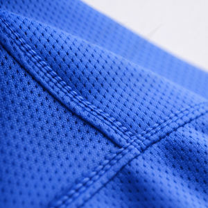 Maillot de football personnalisé en gros, uniforme de football 100% polyester respirant en maille, faible MOQ, directement de l'usine - Product Image 6