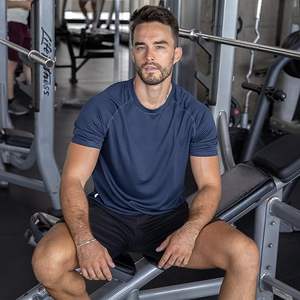 Camiseta de Corte Regular de Alta Calidad con Serigrafía, Personalizable con Logotipo, Lisa, 100% Algodón Orgánico, Informal para Hombre - Product Image 3