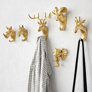 Crochet mural en forme de tête d'animal fini or de luxe, parfait pour la chambre d'enfant, décoration artistique et organisateur fonctionnel, provenant d'Inde - Product Image 1