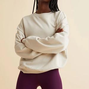 Sweat-shirt à col rond pour femme, design tendance, dernière collection, hiver, noir et beige, 100% coton molletonné, coupe décontractée, personnalisable à l'avant - Product Image 5