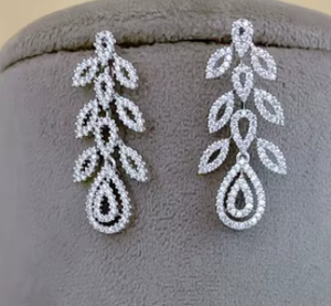 Luxury Shiny <b>Silver</b> Finish <b>Necklace</b> <b>Set</b> With <b>Earrings</b> Royal Look Zircon Wedding Party <b>And</b> Engagement Occasion Wear for Girls - Product Image 2