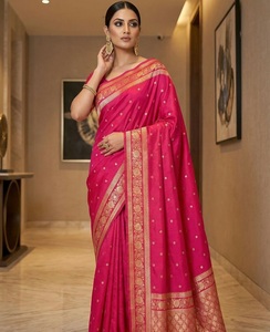 Sari Tradicional Indio de Seda Banarasi con Trabajo de Tejido Zari para Bodas y Eventos Festivos, Atuendo para Mujer - Product Image 1