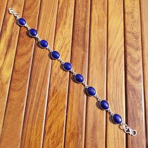 Bracelet en laiton finition antique et pierre naturelle, best-seller, pour la protection, la positivité et le bien-être holistique, disponible à la vente - Product Image 4