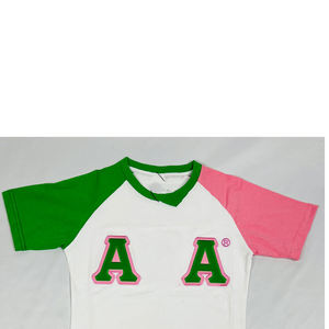 Camiseta al por mayor ALPHA KAPA ALPHA 100% algodón con cuello redondo griego y logotipo bordado en chenilla con diseño personalizado, combinación de colores blanco, verde y rosa. - Product Image 5