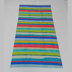 Écharpes modernes pour femmes, design tendance, rayures romaines, imprimées numériquement, 100% coton modal, extrêmement douces, avec des prix innovants et avantageux - Product Image 5