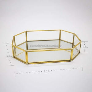 Plateau en cristal unique personnalisé Plateau de service transparent Plateau en acrylique avec poignée en métal doré pour hôtel Restaurant 2 acheteurs - Product Image 5