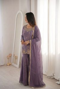 Ensemble élégant Sharara Palazzo pour femmes, travail de diamants Zarkan, soie Fendy brodée, tenue de soirée, ensemble de mariage - Product Image 4