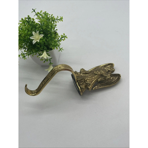 Soporte para Calcetines Navideños de Aluminio Fundido, Diseño de Ángel Metálico Plateado Brillante, Decoración Navideña Resistente para Mesa - Product Image 2
