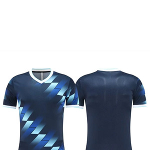 Uniformes de football en gros, 100% polyester, design personnalisé, fabriqués par FIT FRONT industries, disponibles dans toutes les couleurs - Product Image 4