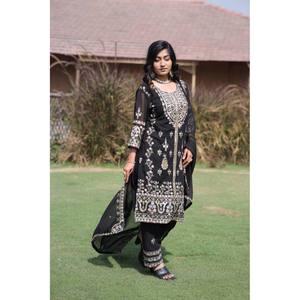 Haut de créateur pour femme et belle Dupatta pour les ensembles de vêtements de fête - Product Image 4