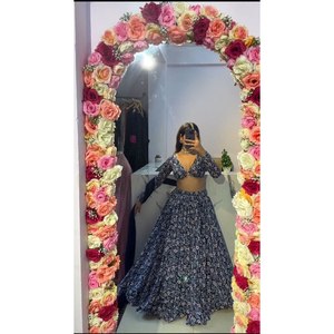 Magnifique Lehenga Choli à imprimé numérique pour les fêtes et les robes de cocktail - Product Image 1