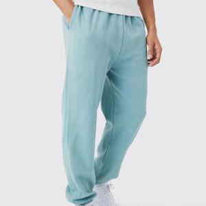 Pantalon de jogging cargo pour homme en toile de coton respirante bleu clair, avec cordon de serrage, taille élastique, poids moyen et poches latérales - Product Image 1