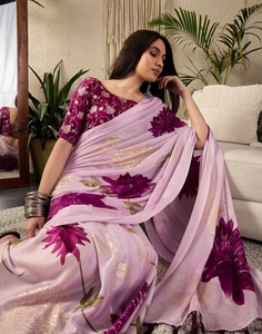 Sari de Diseño KV para Mujer, en Georgette Color Malva con Estampado, con Blusa sin Coser - Product Image 4