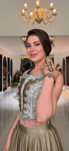 Vestido de Novia Verde Oliva, Lehenga con Bordado Dorado y Plateado, Vestido de Boda Pakistaní de Lujo, Ropa Casual del Sur de Asia - Product Image 2