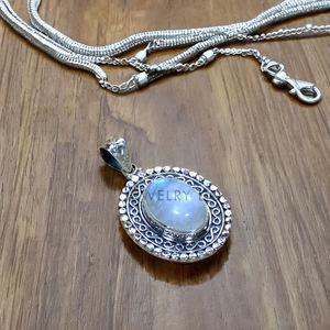 Directo de fábrica, joyería fina, ajuste de bisel de corte ovalado, piedra lunar arcoíris, colgante de Plata de Ley 925 y dijes, venta al por mayor a granel - Product Image 1
