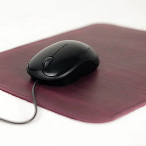 แผ่นรองเมาส์หนังแท้ หนักแน่น ทนทาน ทำจากหนังวัวแท้ทั้งผืน สำหรับการใช้งานเมาส์ที่มั่นคง รุ่น LMP-0079 - Product Image 1