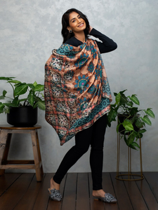 Foulards carrés imprimés de qualité supérieure de haute qualité Tissu léger Accessoires élégants Idéal pour l'approvisionnement en gros et les commandes personnalisées - Product Image 5