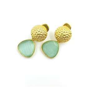 Boucles d'oreilles plaquées or 18 carats avec pierre précieuse en calcédoine aqua de forme trilobée, boucles d'oreilles plaquées or de forme trilobée avec aqua de forme trilobale - Product Image 3