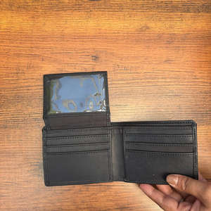 กระเป๋าสตางค์หนังแท้แบบพับสองพับสำหรับผู้ชายกระเป๋าใส่บัตรเครดิตแบบปิดกั้น RFID กระเป๋าสตางค์สั้นสุดหรูแบบสั่งทำ - Product Image 6