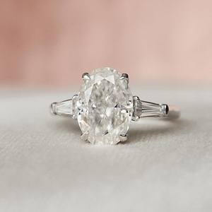 Bague de fiançailles en diamant ovale cultivé en laboratoire, trois pierres, pour femme, en argent 925, cadeau de promesse pour anniversaire, fête ou occasion spéciale - Product Image 2