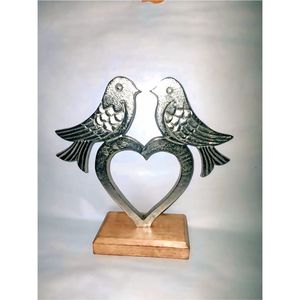 Sculpture artisanale en métal d'oiseaux amoureux avec base en bois, décoration moderne pour la maison, ornements de table, figurine décorative artisanale en gros - Product Image 1