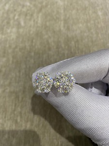 Pendientes de botón con diseño de copo de nieve con moissanita VVS de corte redondo certificados por GRA en plata 925, pendientes minimalistas con diamantes para ideas de regalo. - Product Image 4