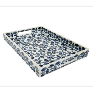 Plateau de service rectangulaire en bois avec incrustation d'os à motif de coquille Saint-Jacques bleue, fait à la main, qualité supérieure, style côtier décoratif - Product Image 3