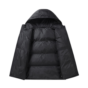 Diseñada para un confort moderno, esta chaqueta de invierno combina un forro interior suave con una protección confiable contra el frío. - Product Image 5