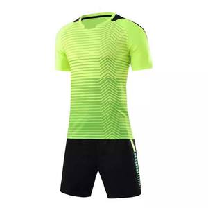 Uniforme Deportivo Personalizado con Logotipo, 100% Poliéster, Conjunto de Fútbol para Adultos, Jersey con Impresión por Transferencia de Calor, Ligero y Transpirable - Product Image 5