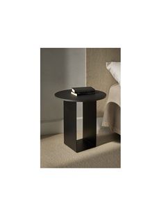 Table d'appoint en métal élégante alliant beauté et stabilité, un compagnon idéal pour les chaises et les canapés - Product Image 1