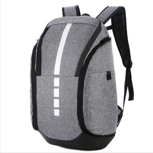 Sac de sport imperméable pour le basketball, sac à dos de haute qualité pour l'entraînement en salle de sport avec grand compartiment et poches latérales au Pakistan - Product Image 1