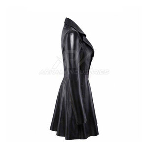 Elegante abrigo de cuero para mujer con textura suave y ajuste cómodo para colecciones de moda casual al aire libre. - Product Image 4