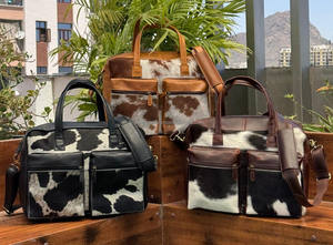 Bolsas de pañales de cuero de vaca auténtica portátiles premium hechas a medida, bolsa para cambiar pañales de mamá, bolsas de gran capacidad para bebés - Product Image 4