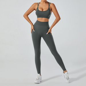 Conjunto de Yoga para Mujer, Leggings de Cintura Alta y Sujetador Deportivo con Tirantes Cruzados, Ropa de Gimnasio para Fitness, Pilates, Entrenamiento y Running - Product Image 4