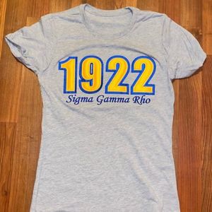 Camiseta Unisex Gris Bordada 1922, Premium, Casual, Cuello Redondo, Manga Corta, con Letras Personalizadas, Cómoda, Estilo Urbano, Venta al Por Mayor - Product Image 1