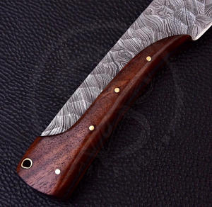 Couteau de chasse artisanal en acier Damas avec manche en bois de rose, couteau de camping personnalisé pour l'extérieur avec étui inclus - Product Image 5