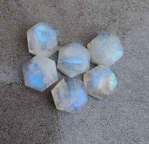 Pierre de lune arc-en-ciel naturelle, forme hexagonale, cabochon, pierre précieuse calibrée, pierre précieuse en vrac pour bijoux - Product Image 1